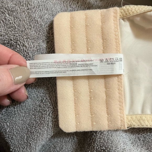 NWT Urban Outfitters Out from Under Bustier/Corset - Size Medium - Picture 6 of 8